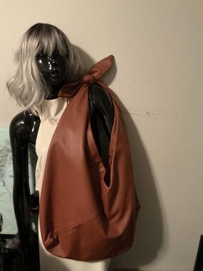Gabriela Hearst Large Hildegard cogna hobo bag.
